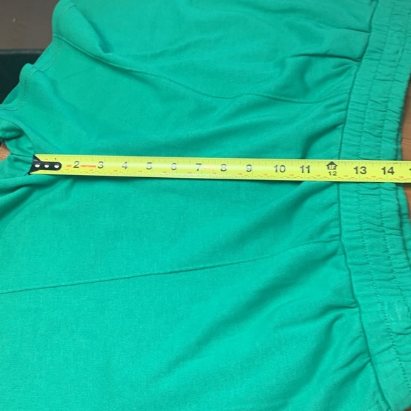 Sweaty Betty NWT After Class High Waisted Shorts, Green, Pockets - Picture 12 of 12